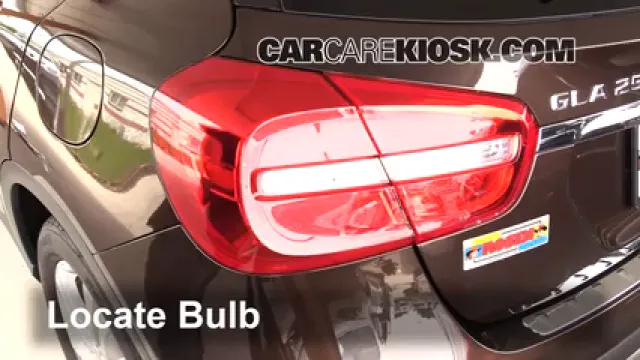 2016 Mercedes-Benz GLA250 4Matic 2.0L 4 Cyl. Turbo Éclairage Feu clignotant arrière (remplacer l'ampoule)